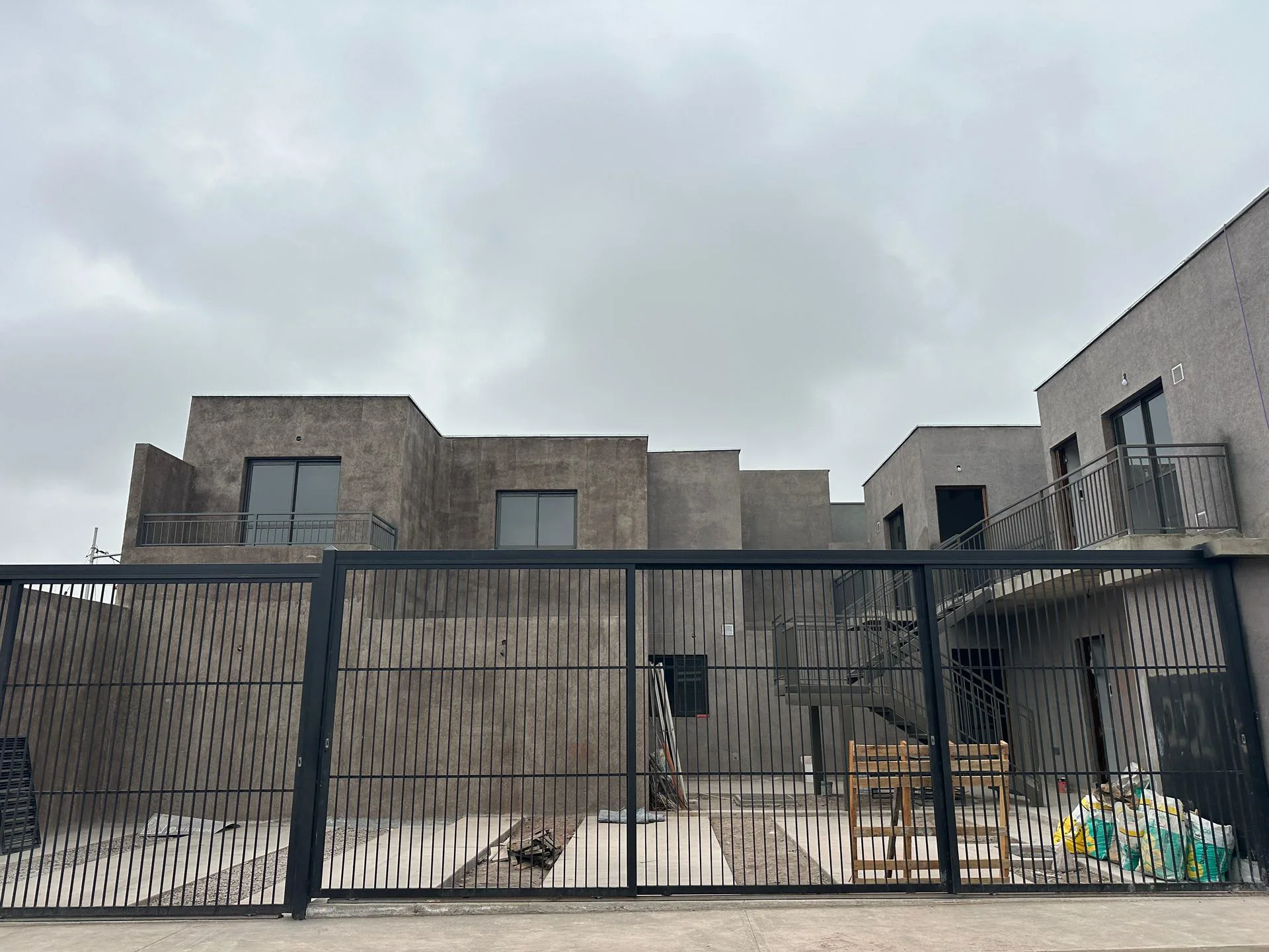 DUPLEX EN POZO 3 DORMITORIOS