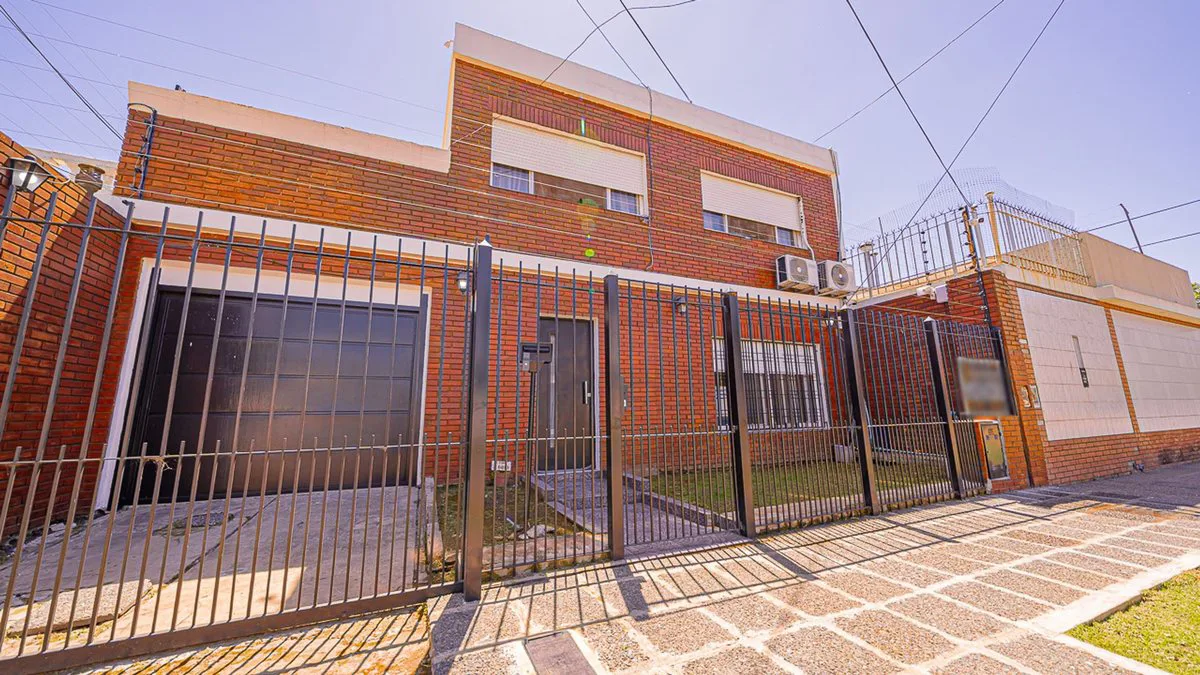 VENTA CASA CON QUINCHO Y JARDIN JOSE LEON SUAREZ foto 2