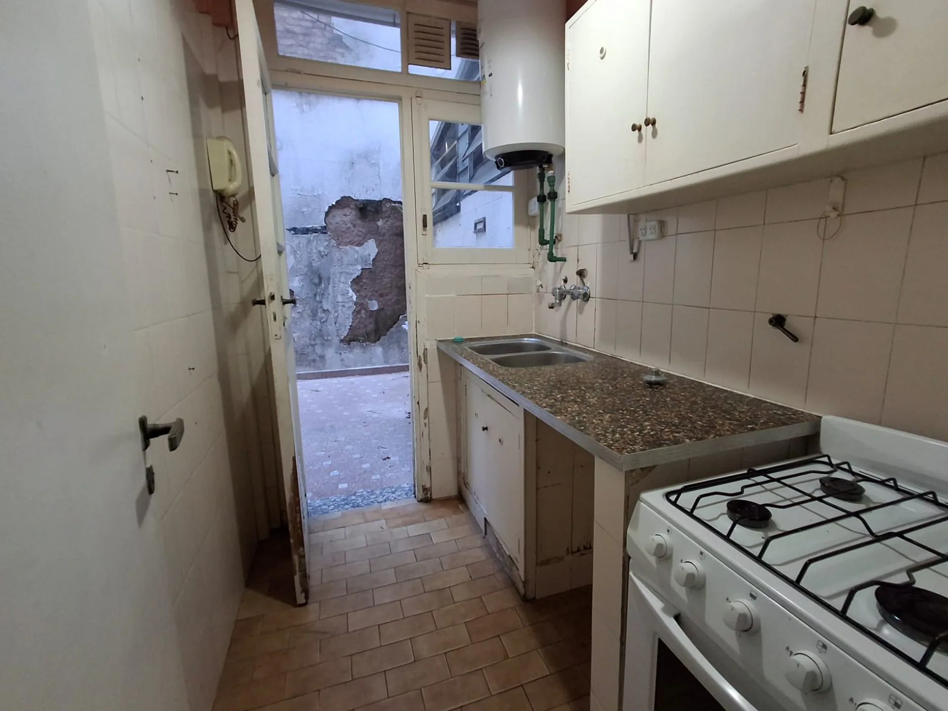 VENTA BALVANERA 2 AMBIENTES PATIO A REFACCIONAR PH foto 4