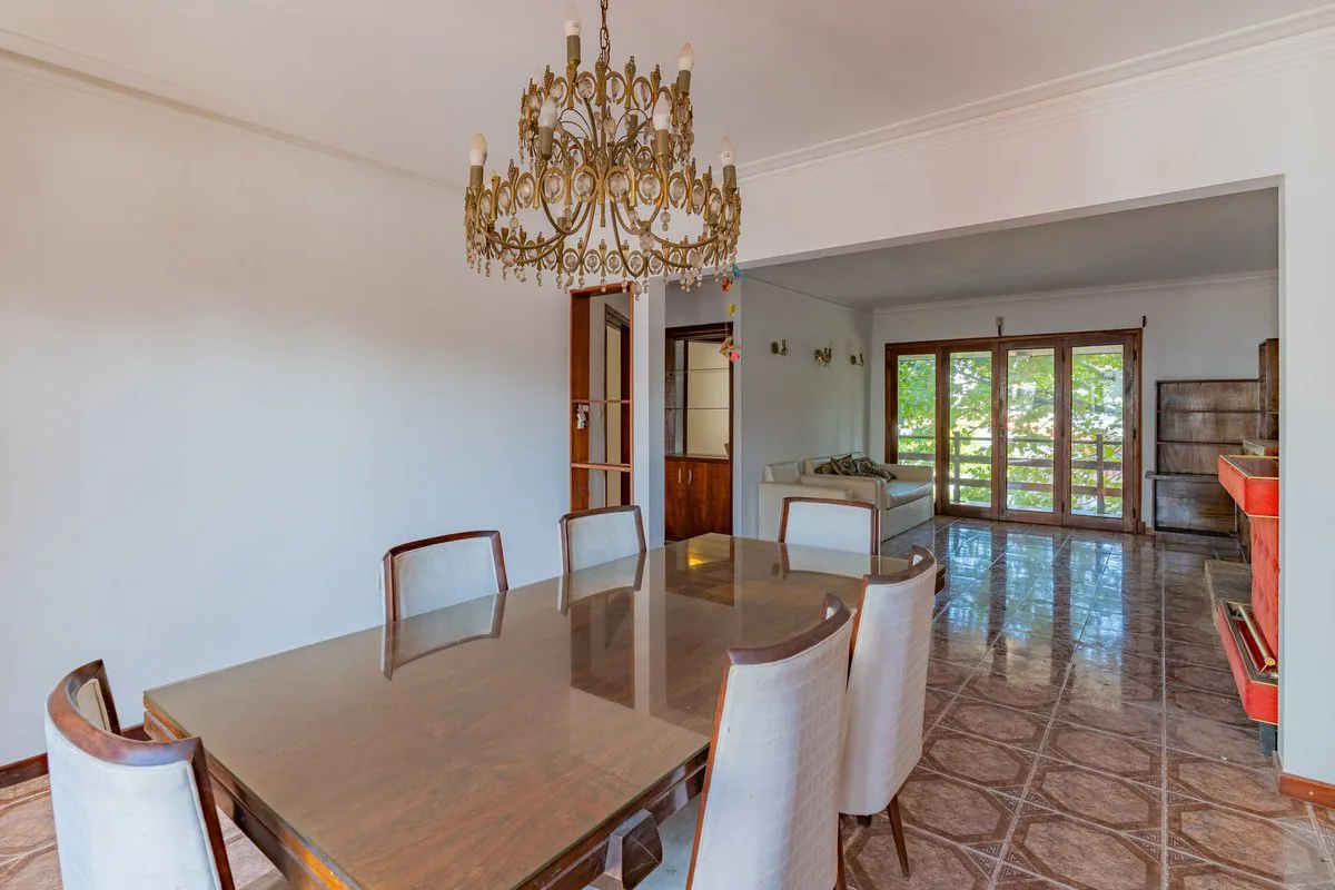 Venta casa en PH 4 ambientes  cochera La Perla foto 4
