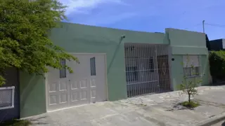 VENDO CASA EN B° CEFERINO NAMUNCURA foto 1