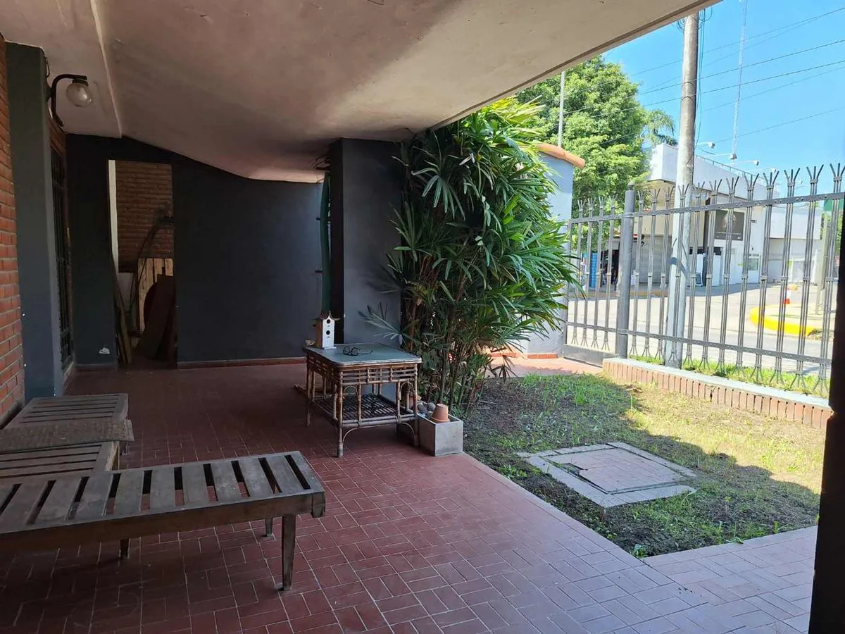 Venta Casa Yerba Buena Zona Municipalidad. 5 dorm. foto 3