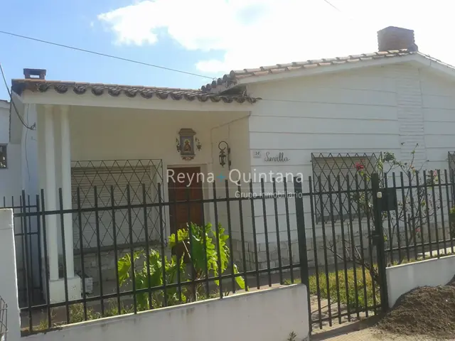 Amplia casa en venta - Villa del Lago, Villa Carlos Paz