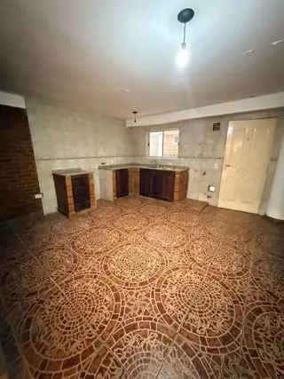 ALQUILER DPTO DOS AMBIENTES EN LA REJA foto 4