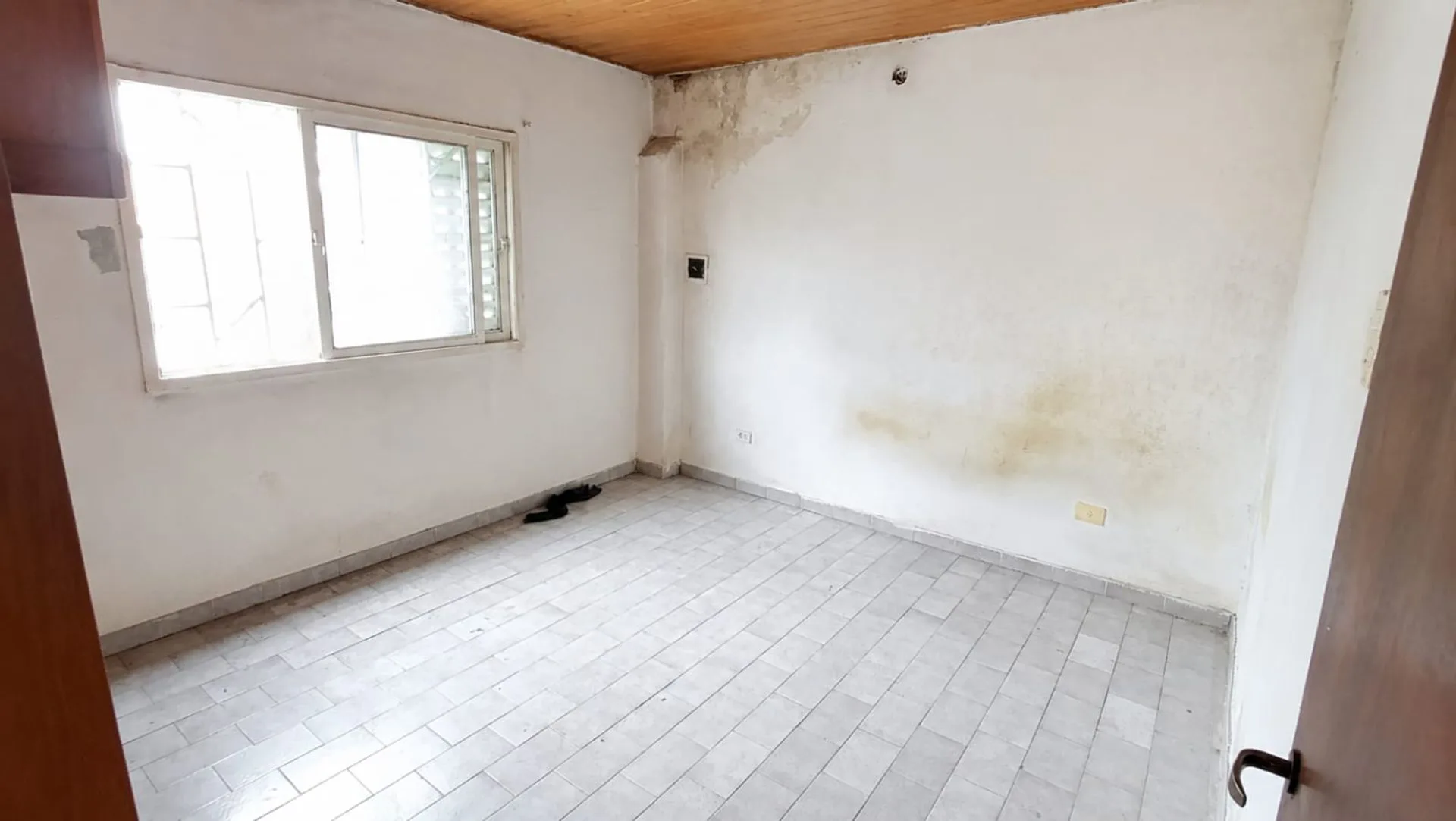 Vendo casa a refaccionar foto 5