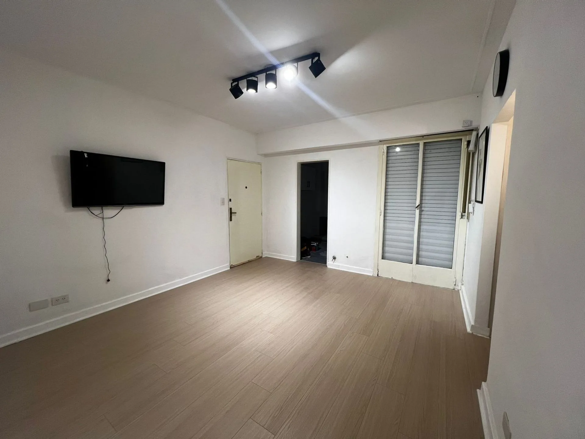 VENTA 2 AMB. PATIO. APTO CREDITO CABALLITO NORTE foto 3