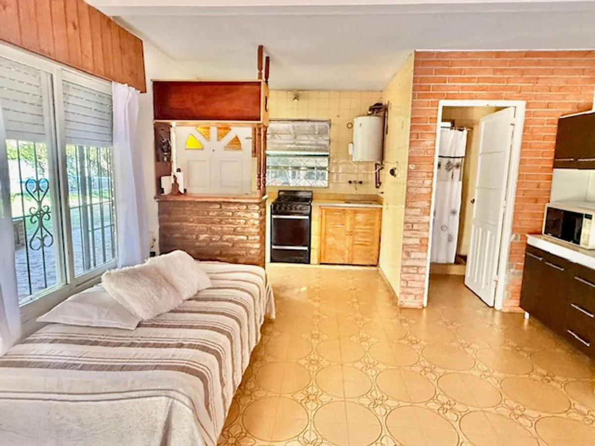 VENTA DE CASA CON PISCINA EN SAN MIGUEL DEL MONTE foto 2