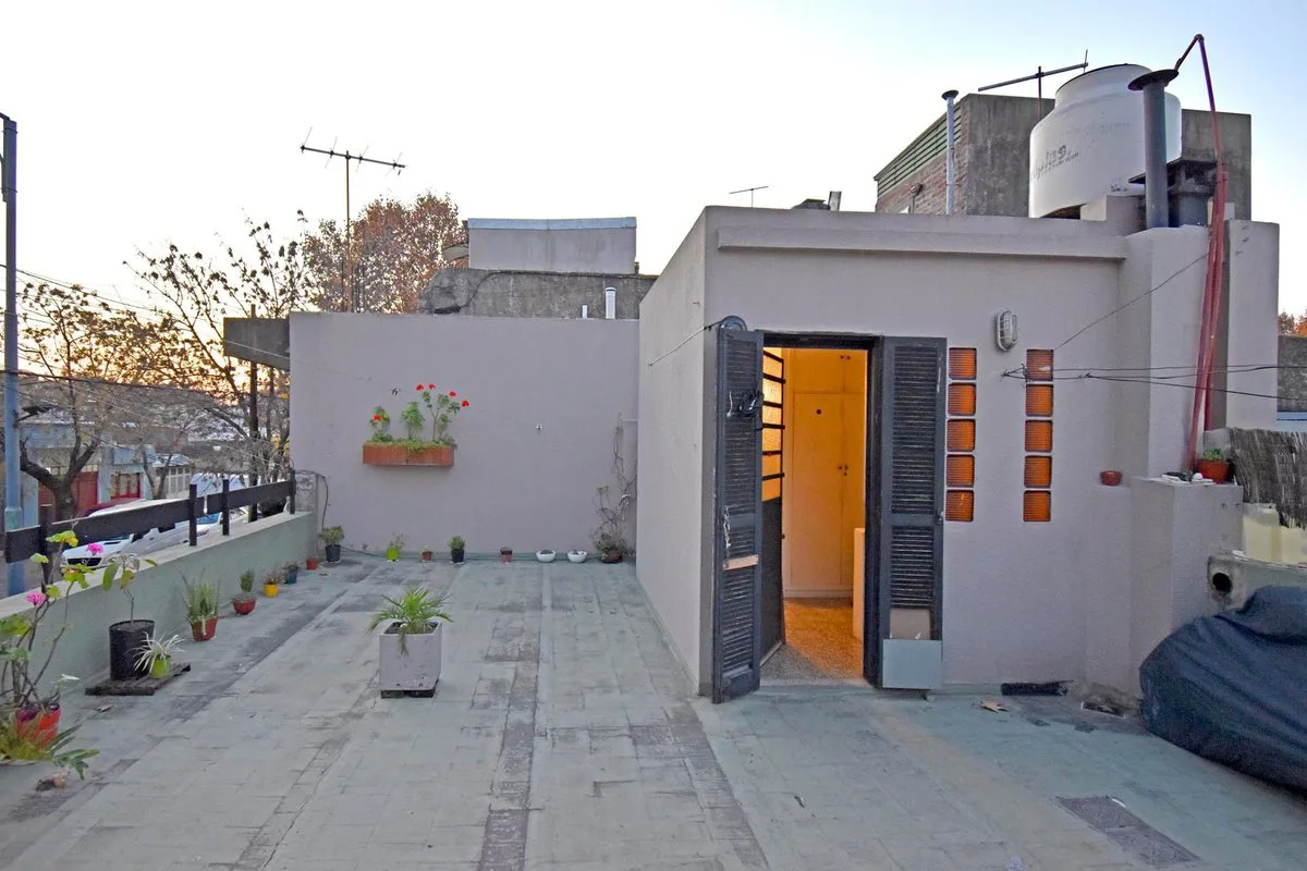 VENTA CASA  MULTIFAMILIAR EN ALBARIÑO 2162 CABA foto 5