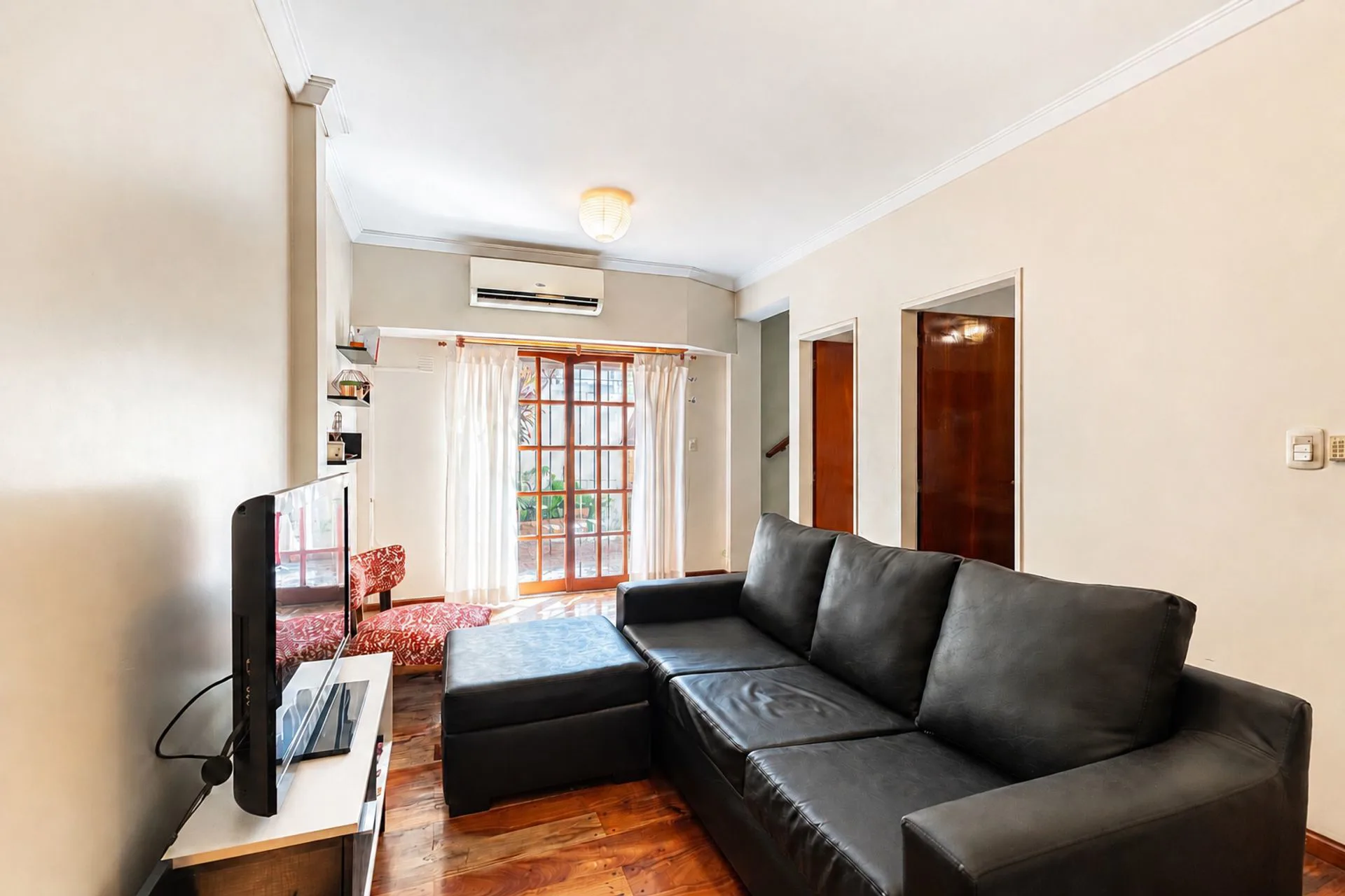 VENTA CASA 5 AMBIENTES CON COCHERA EN RAMOS MEJÍA foto 2