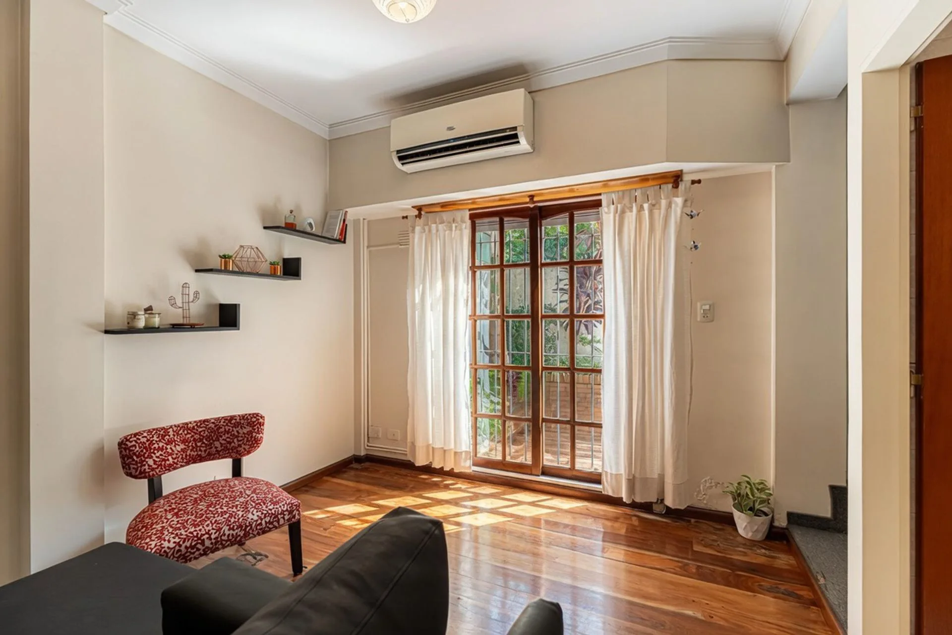VENTA CASA 5 AMBIENTES CON COCHERA EN RAMOS MEJÍA foto 3