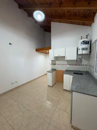 Departamento 2 ambientes en Segundo Piso foto 3