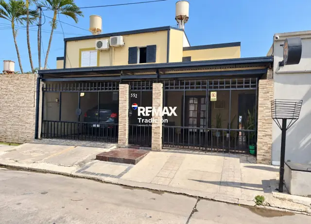 VENTA CASA MAS 2 DEPTOS PARA RENTA EN RESISTENCIA