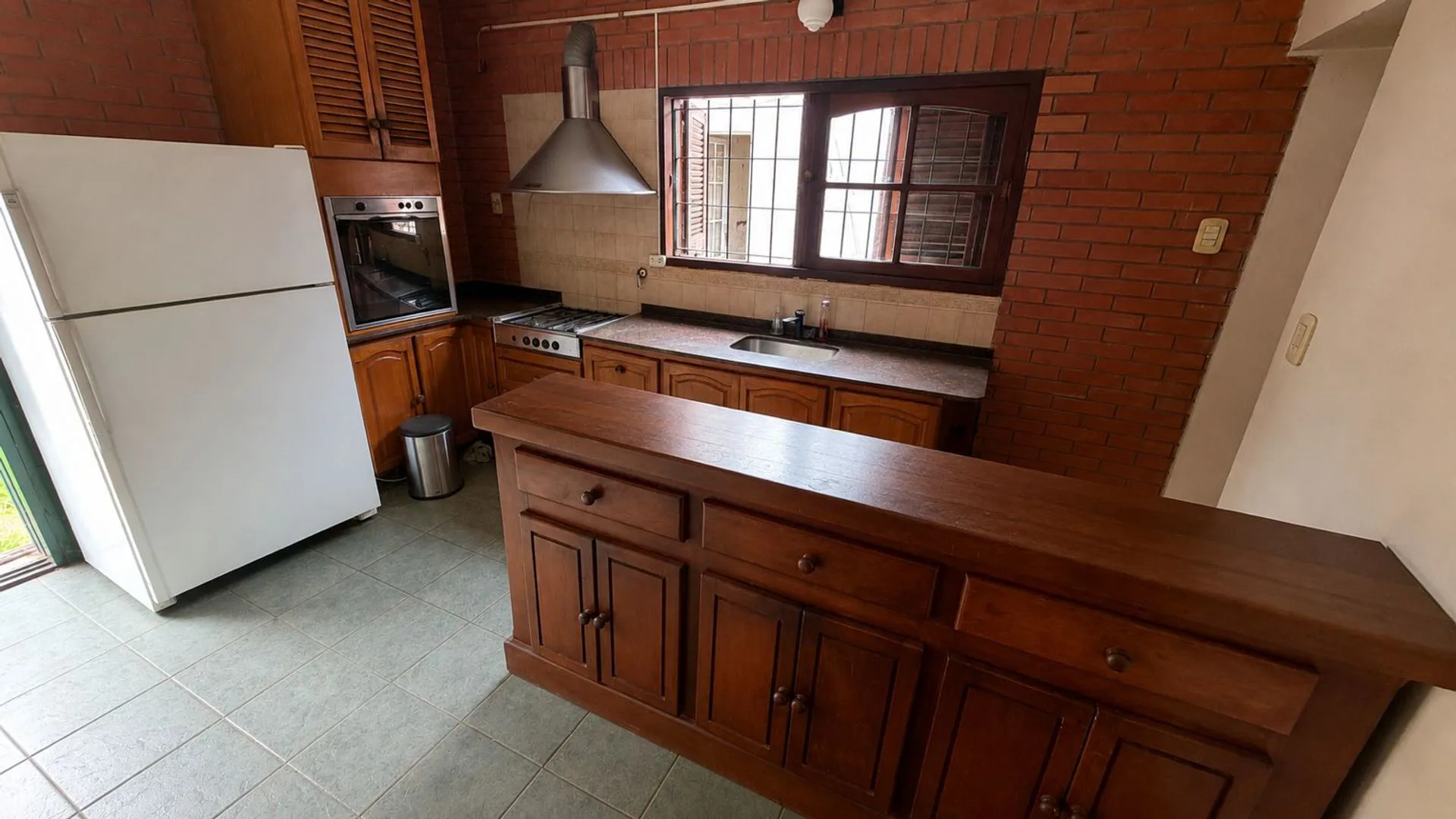 Se vende casa 3 dormit.+2 plantas, exc. ubic. V.T. foto 3