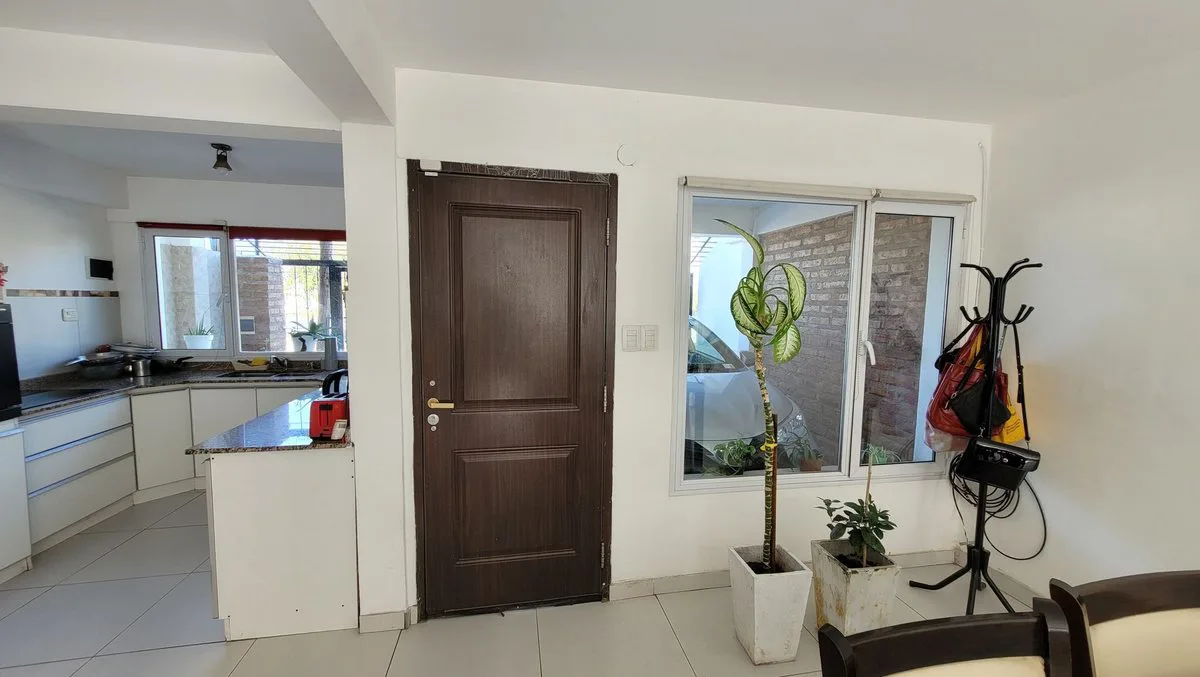 VENTA CASA 3 DORMITORIOS - PICKER 3873, NEUQUÉN foto 3