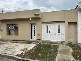 Venta casa Isidro Casanova foto 2