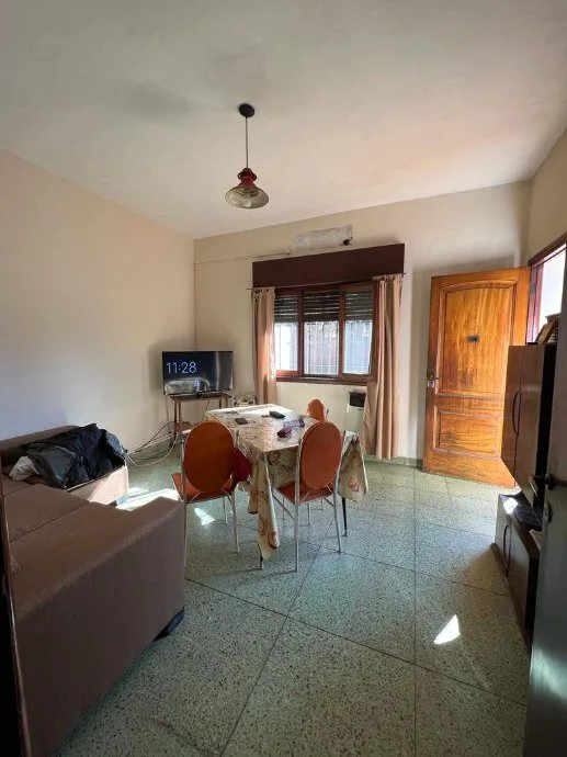 CASA AMERICANA APTO CRÉDITO EN CASTELAR SUR foto 4