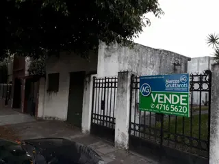 MUY BUENA CASA DE 3 AMBIENTES CON LOCAL foto 1