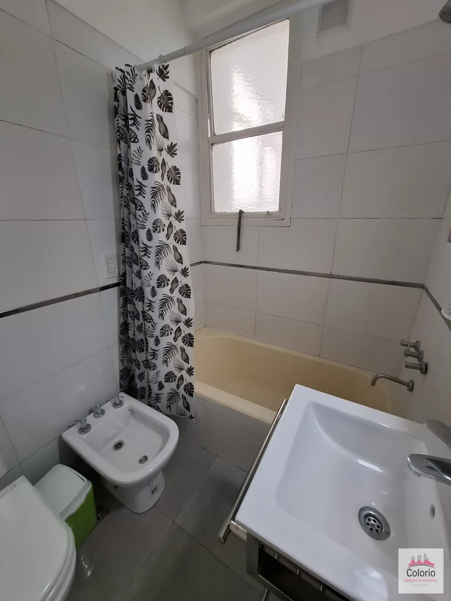Excelente Semipiso 3 Ambientes en Alquiler foto 3