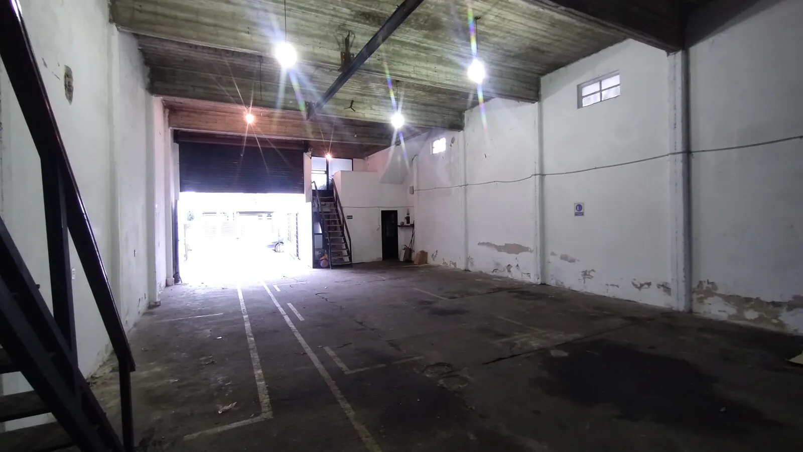Galpón en alquiler en Munro, 5 ambientes, 330 m² foto 4