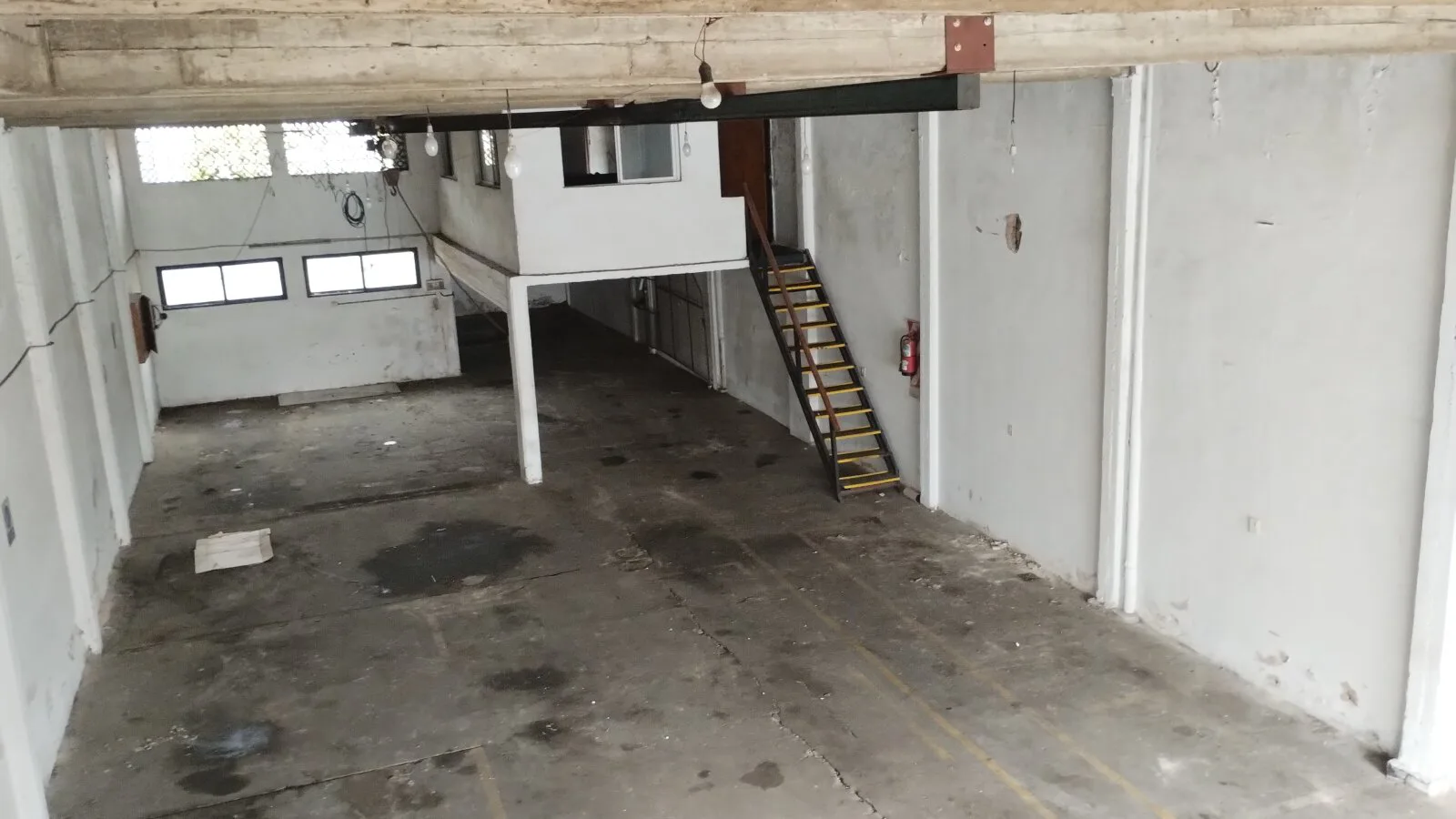 Galpón en alquiler en Munro, 5 ambientes, 330 m² foto 5