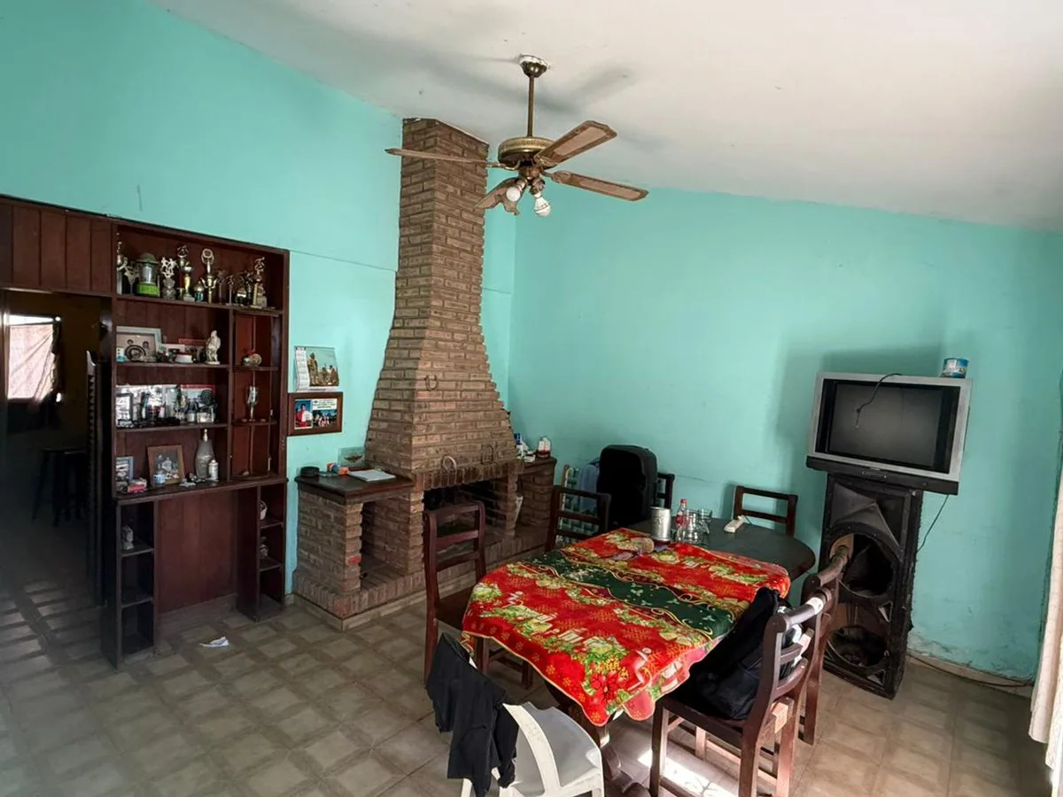 ALQUILER CASA 4 DORM BARRIO NORTE JUAREZ CELMAN foto 5