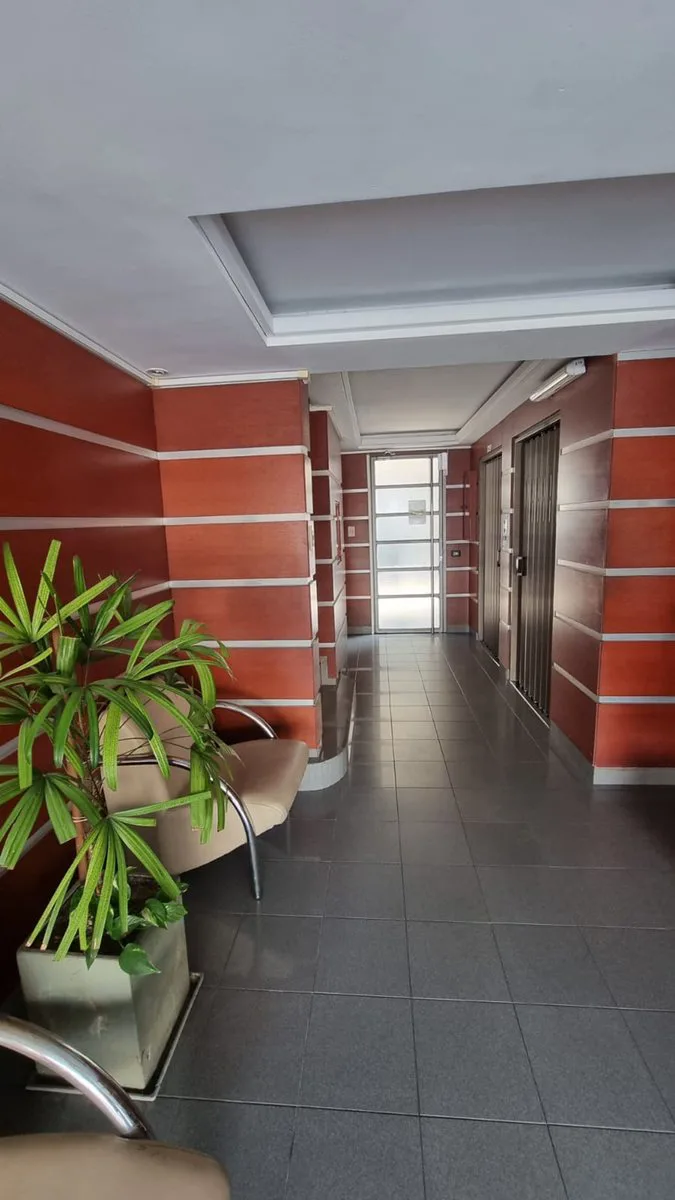 VENTA DEPARTAMENTO DOS DORMITORIOS ENTRE BOULEVARD foto 4