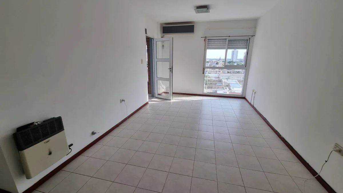 VENTA DEPARTAMENTO DOS DORMITORIOS ENTRE BOULEVARD foto 5