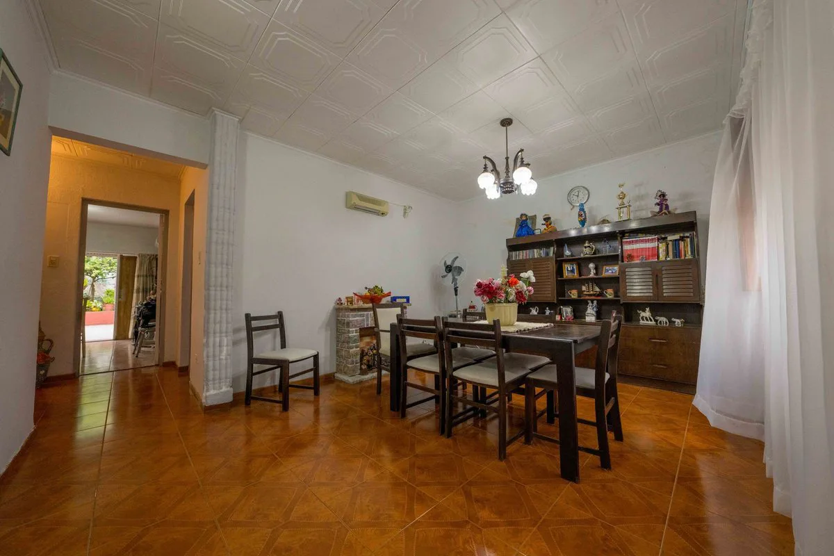 VENTA CASA 3 AMBIENTES EN CIUDADELA CON JARDIN foto 5