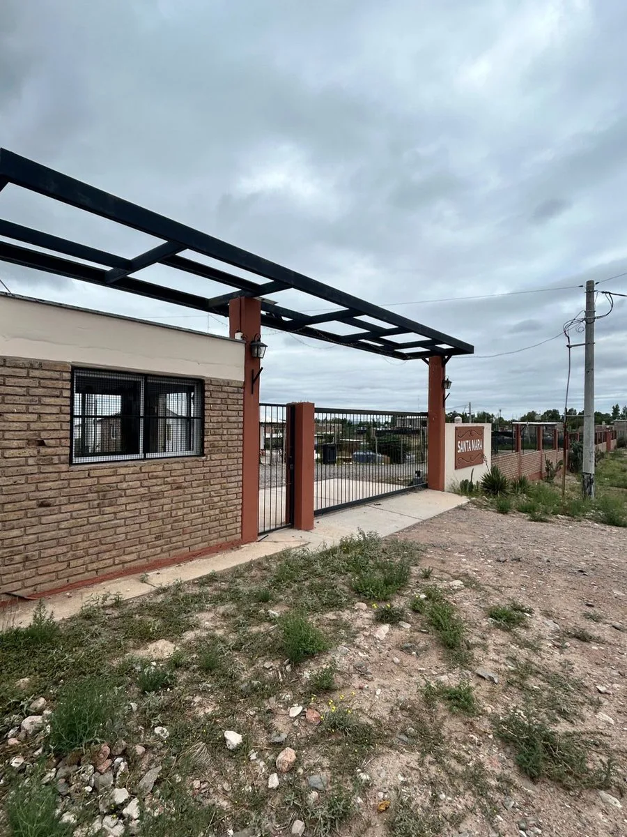 Terreno 410m2 con salon y pileta - Lujan de Cuyo