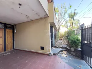 CASA IDEAL PARA RECICLAR EN LOTE 300 m2 - MUNRO foto 4