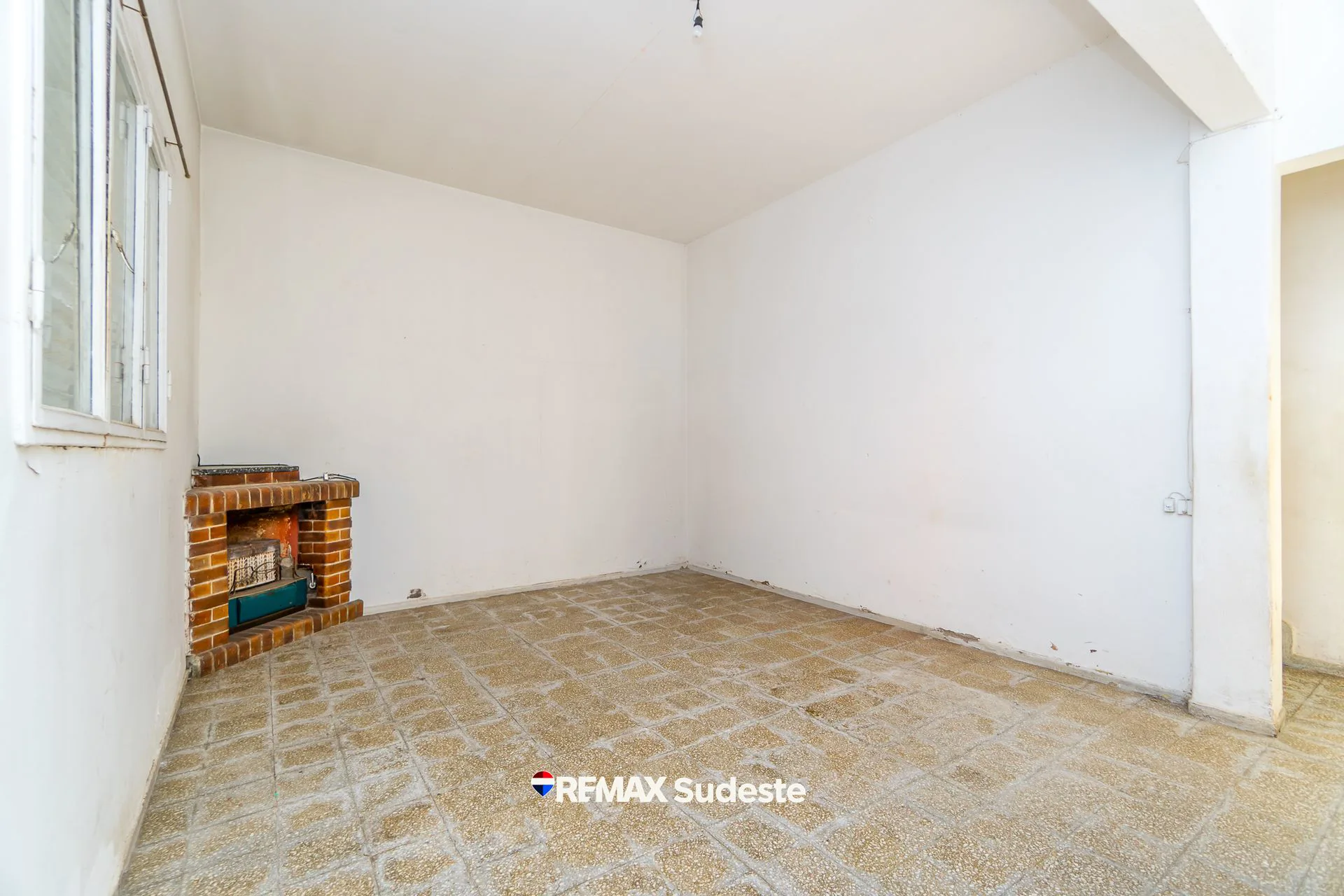 Venta casa dos plantas a metros del HAM foto 2