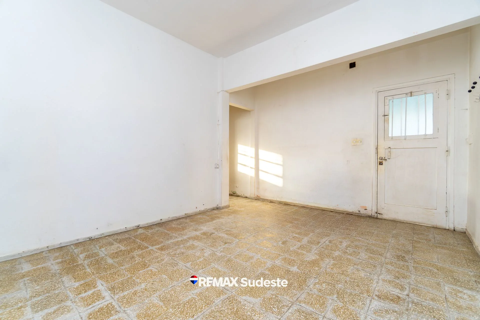 Venta casa dos plantas a metros del HAM foto 4