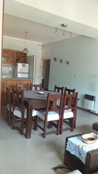 Casa 3 amb con cochera y fondo Excelente estado Bernal oeste foto 2