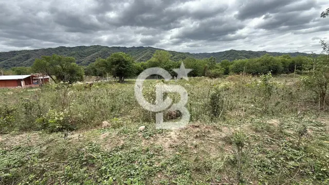 VENTA TERRENO EN LOS MOLINOS