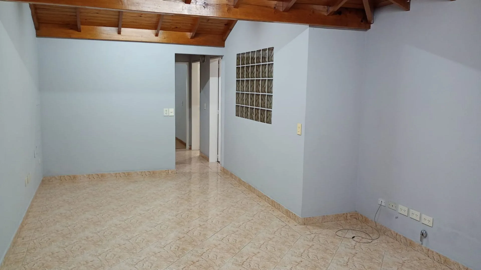 ALQUILER Excelente PH 3 Amb. con Patio en Martínez foto 2