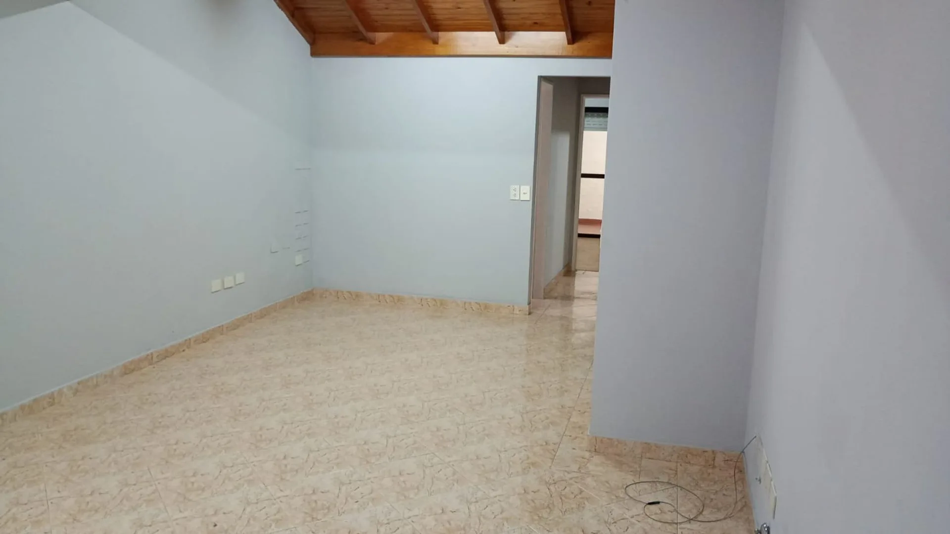 ALQUILER Excelente PH 3 Amb. con Patio en Martínez foto 3