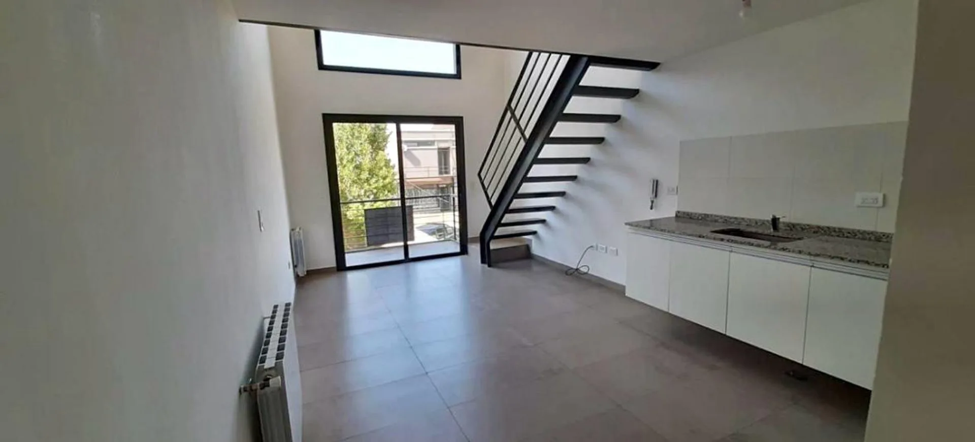 Loft en Moreno con balcon y cochera foto 3