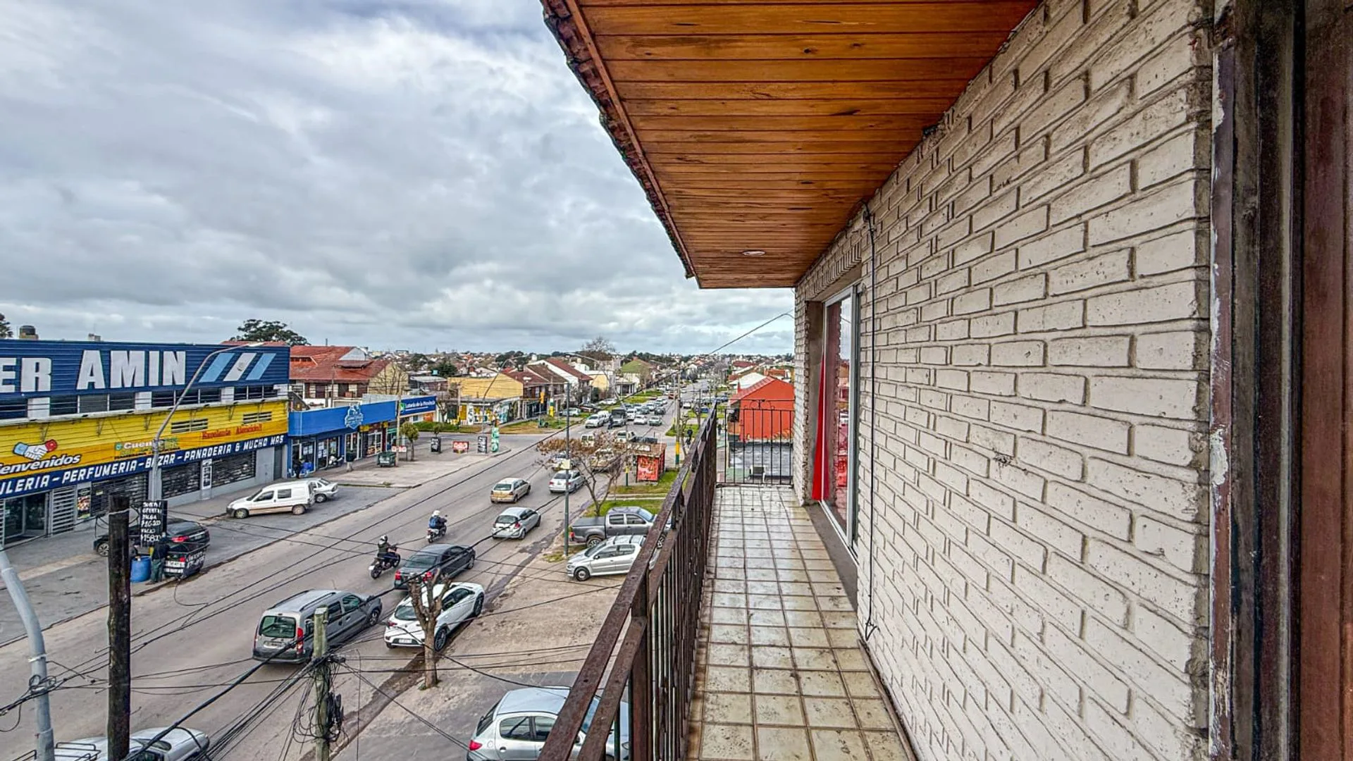 VENTA DEPTO 4 AMB CON BALCON  ZONA SUR foto 2
