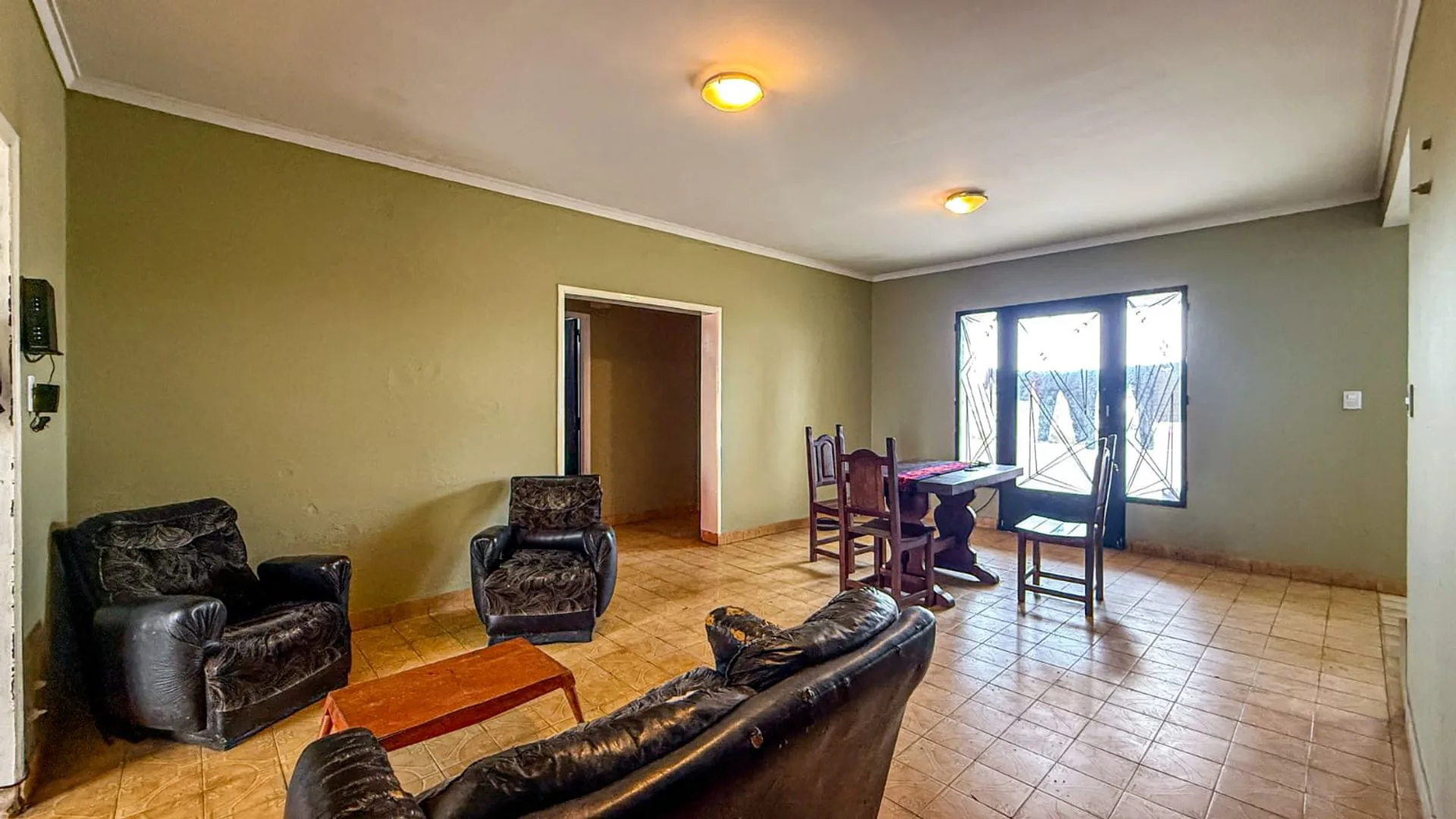 VENTA DEPTO 4 AMB CON BALCON  ZONA SUR foto 4