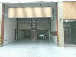 VENTA COCHERA CÉNTRICA - OPORTUNIDAD - foto 1
