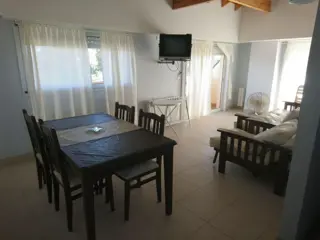 EXCELENTE EDIFICIO EN VENTA 12 DEPARTAMENTOS EN VILLA GESELL PLENO CENTRO foto 4