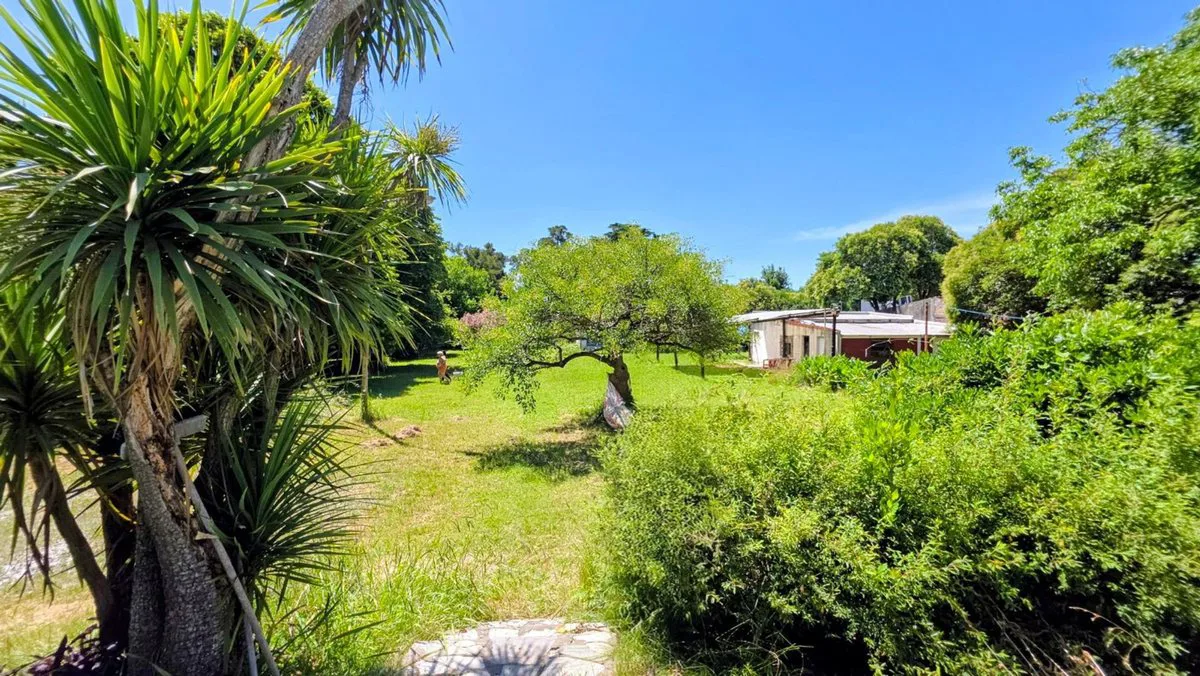LOTE EN VENTA EN MONTE GRANDE EN ESQUINA foto 2