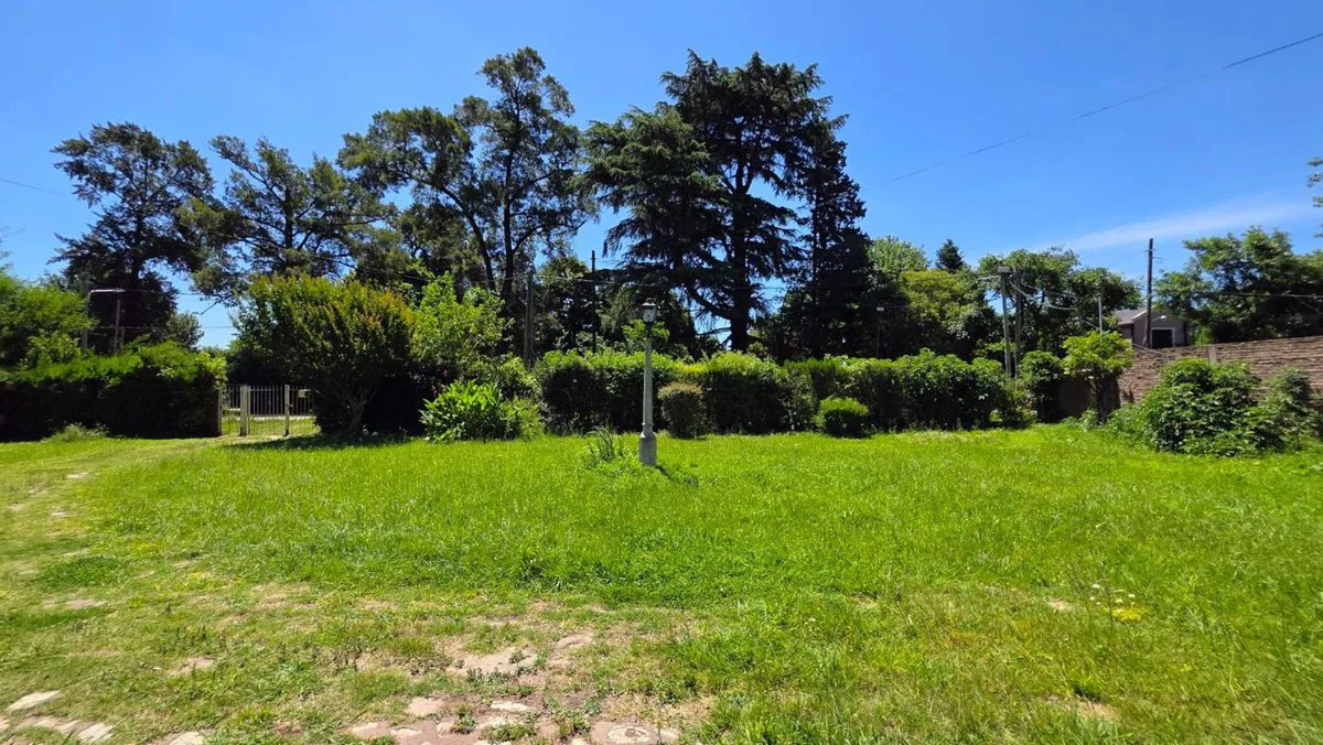 LOTE EN VENTA EN MONTE GRANDE EN ESQUINA foto 3