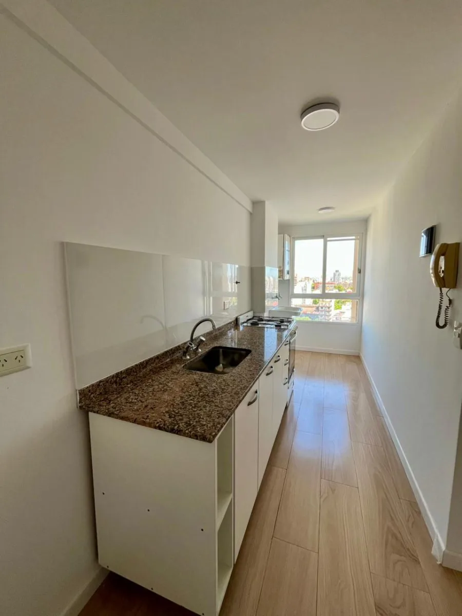 VENTA DEPARTAMENTO 2 AMBIENTES - BALCON INTEGRADO- VISTA ABIERTA - FULL AMENITIES - AV. BELGRANO 3200 foto 3