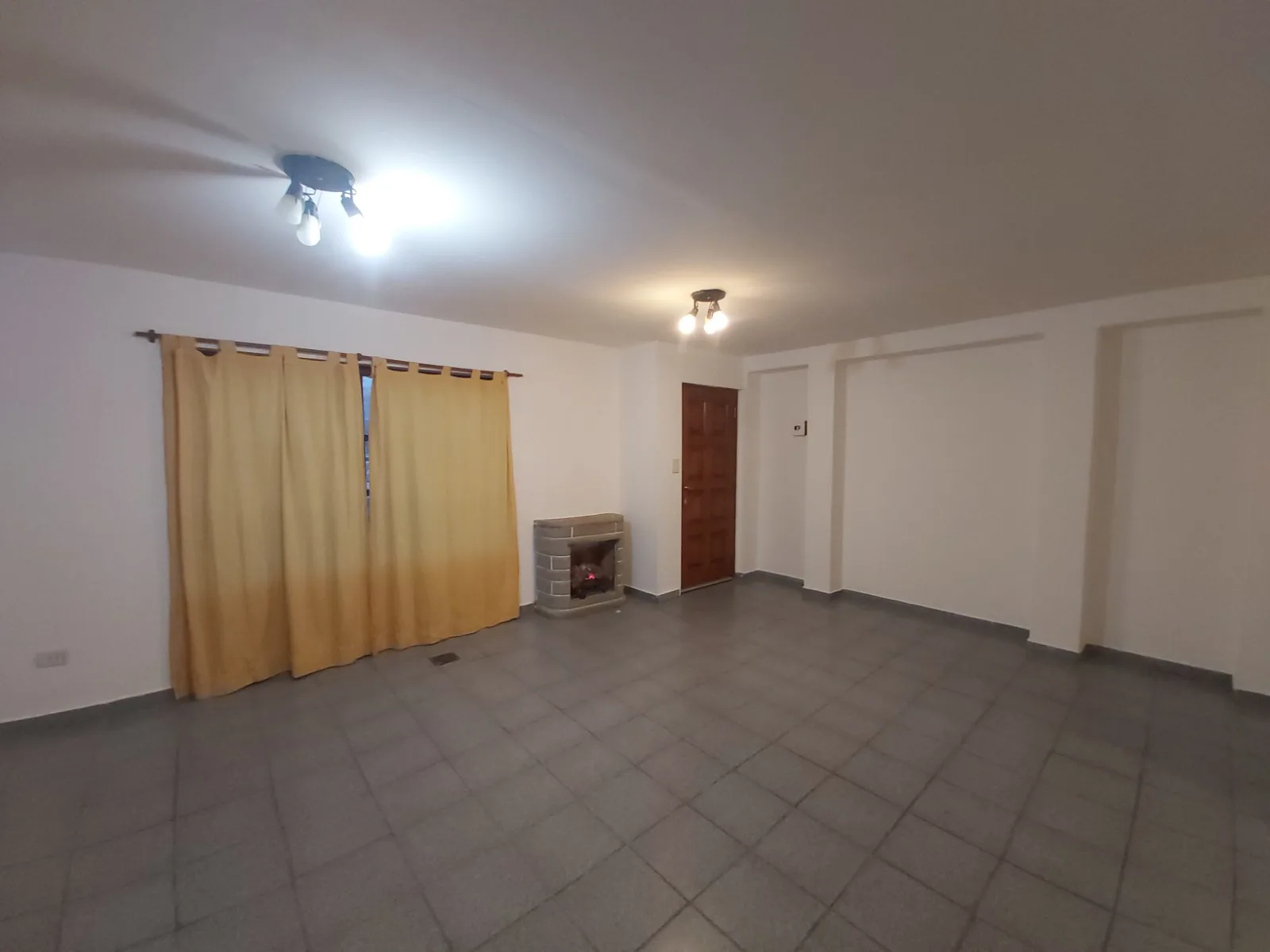 VENTA – CASA 3 DORMITORIOS – Bº INTEVU foto 2