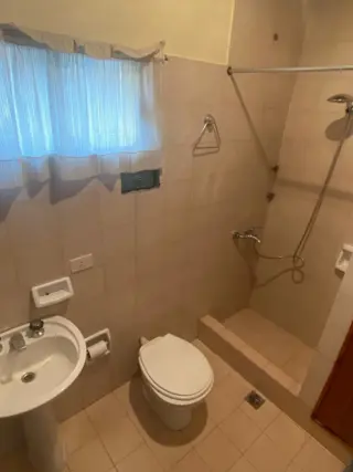 SE VENDE HERMOSA CASA CENTRICA – C. DE PATAGONES foto 4