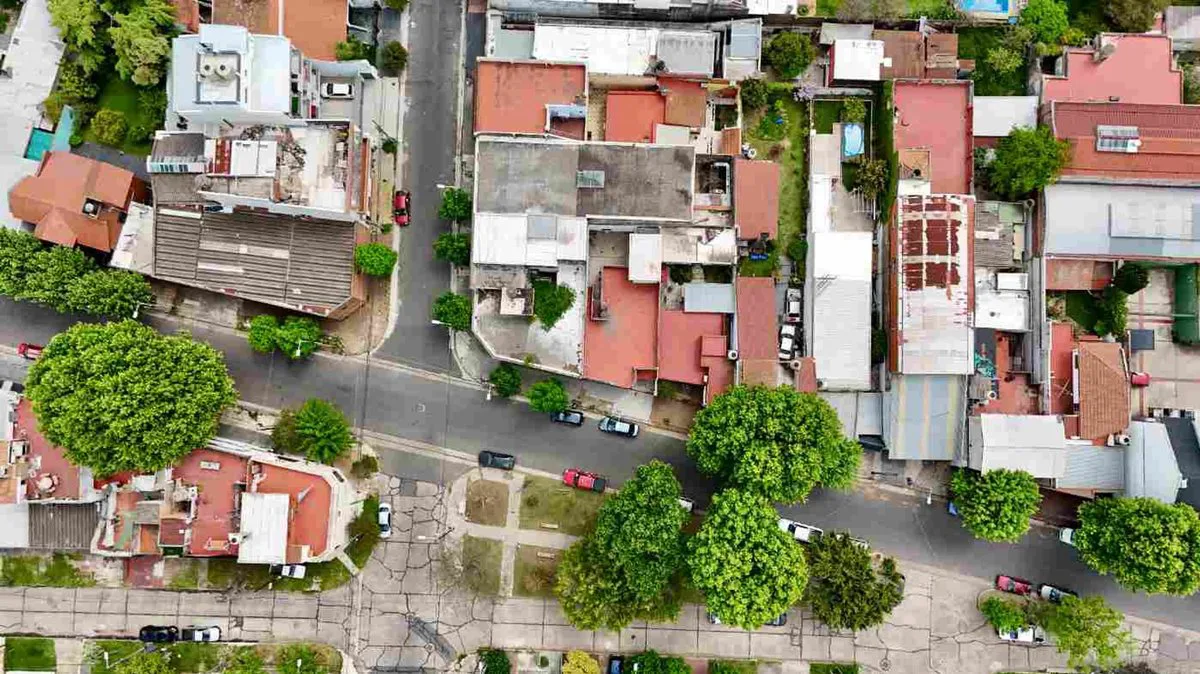 VENTA CASA EN AVELLANEDA CON GARAGE Y TERRAZA foto 3