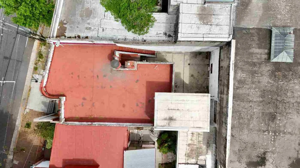 VENTA CASA EN AVELLANEDA CON GARAGE Y TERRAZA foto 4
