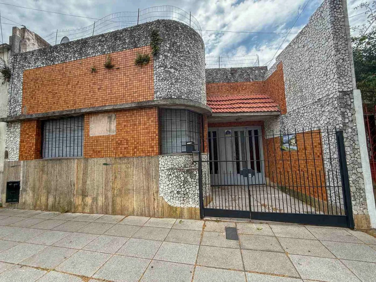 VENTA CASA EN AVELLANEDA CON GARAGE Y TERRAZA foto 5