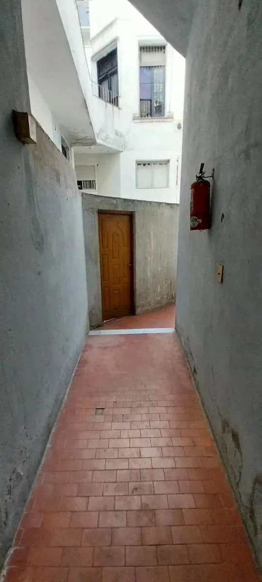 BOEDO, PH, 2AMB,PLANTA BAJA,SIN EXPENSAS, BUEN ESTADO GENERAL , EXCELENTE UBICACION, METROS LINEA A SUBTE, PATIO foto 2
